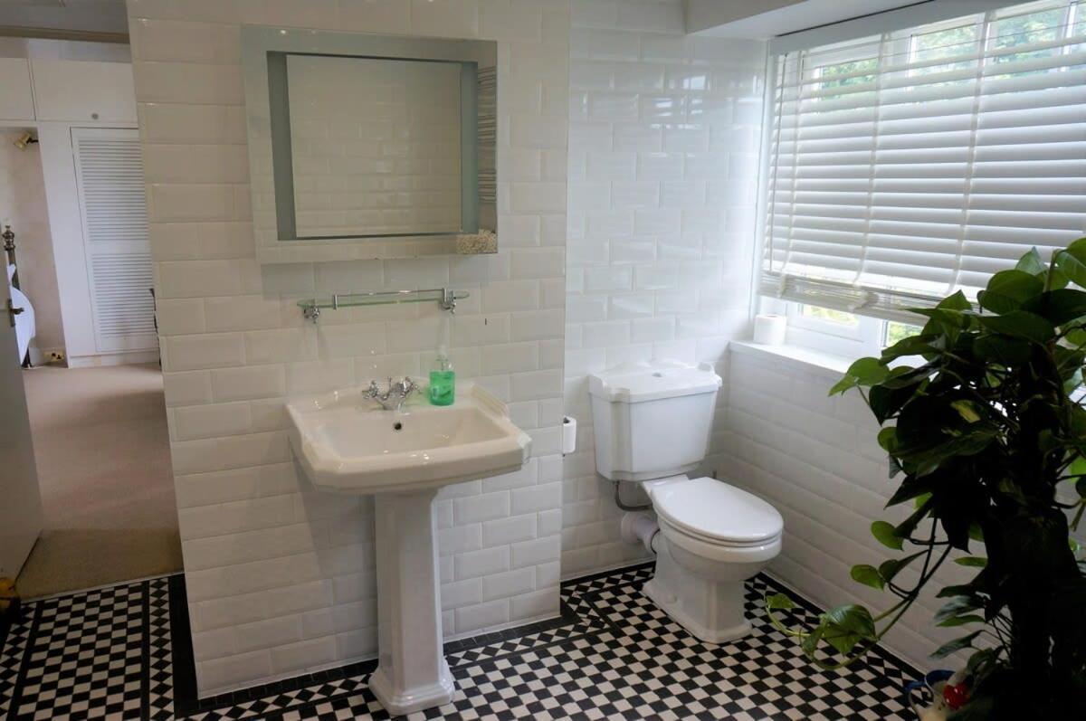 Spacious Town House With Swimming Pool Plymouth Ngoại thất bức ảnh
